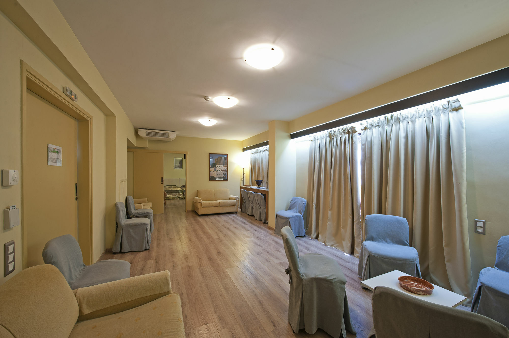 Efplias Hotel Apartments Piræus Eksteriør billede