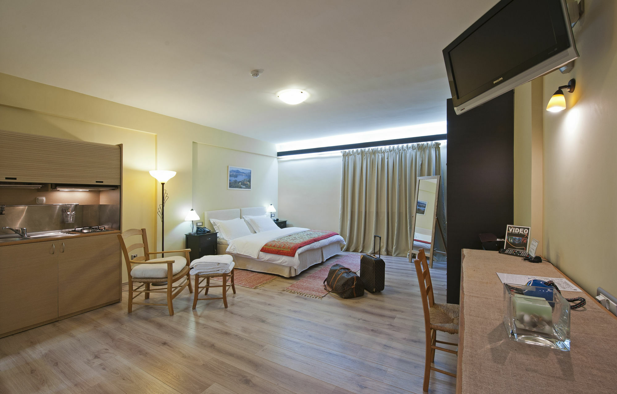 Efplias Hotel Apartments Piræus Eksteriør billede